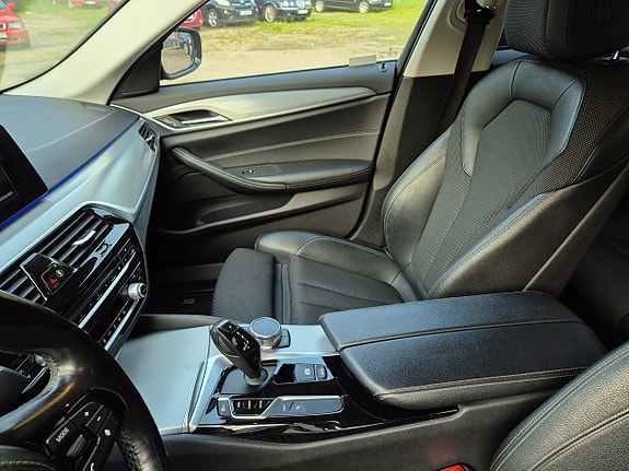 BMW 530e 16 of 28