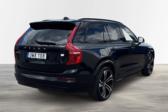 Volvo XC90 3 of 24