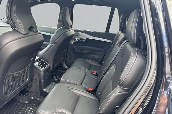 Volvo XC90 8 of 24