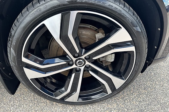 Volvo XC90 11 of 24