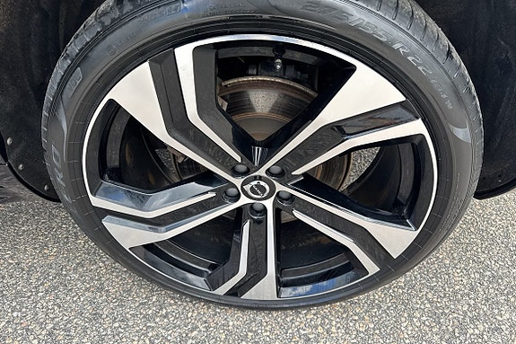 Volvo XC90 13 of 24
