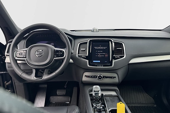 Volvo XC90 6 of 24