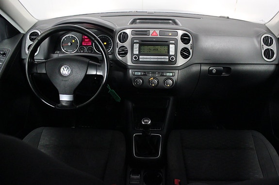 Volkswagen Tiguan 12 of 19