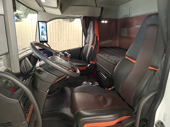 Volvo FH16 Aero 6x4 Skåp 9 of 12