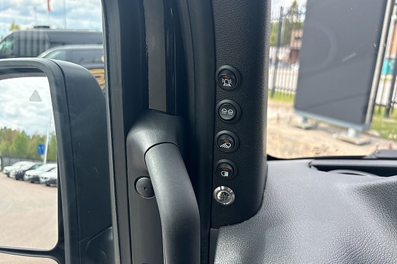 Mercedes-Benz Sprinter 319 12 of 15