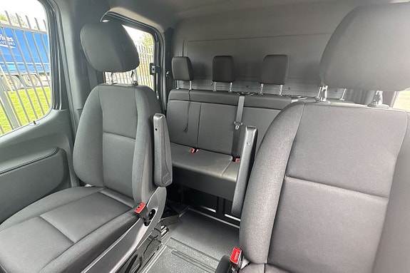 Mercedes-Benz Sprinter 319 11 of 15