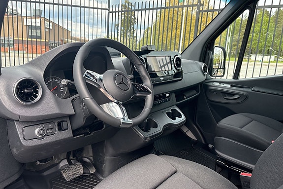 Mercedes-Benz Sprinter 319 9 of 15