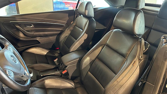 Volkswagen Eos 4 of 5