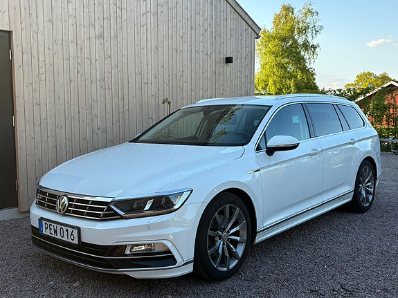 Volkswagen Passat 2 of 5