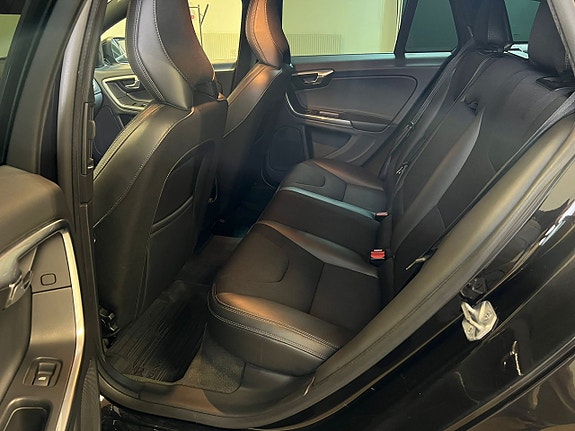 Volvo V60 15 of 17