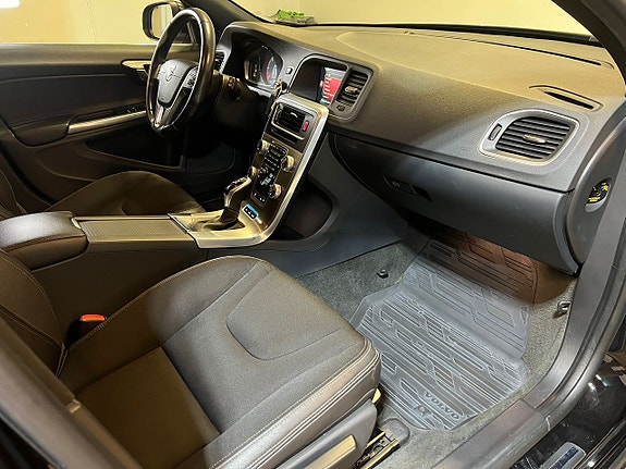 Volvo V60 6 of 17