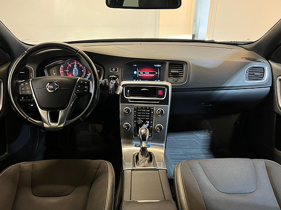 Volvo V60 7 of 17
