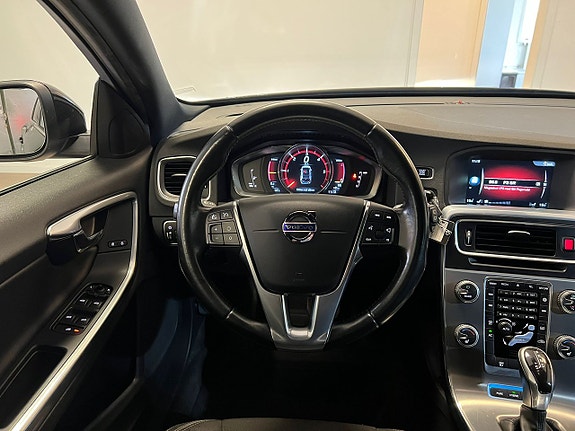 Volvo V60 8 of 17