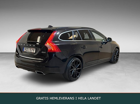 Volvo V60 2 of 17