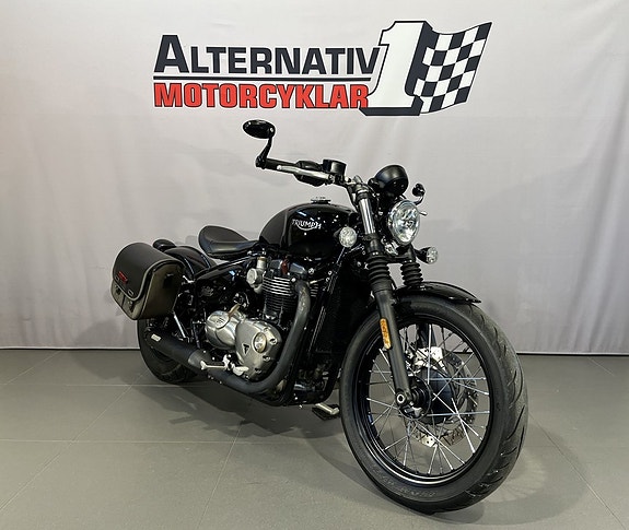 Triumph Bonneville BOBBER 6 of 16