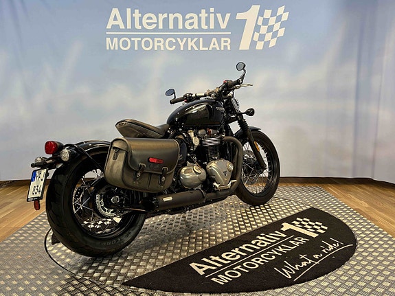 Triumph Bonneville BOBBER 2 of 16