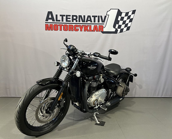 Triumph Bonneville BOBBER 5 of 5