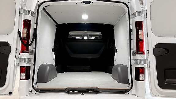 Renault Trafic 4 of 10
