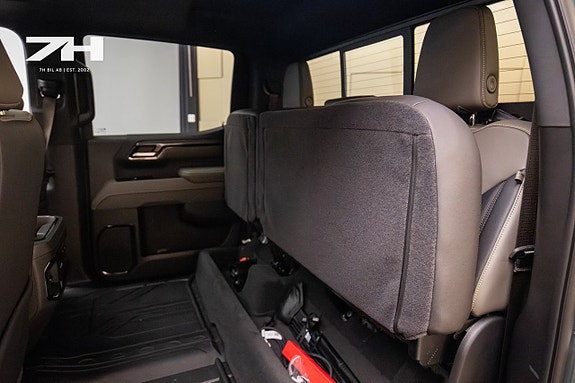 Chevrolet Silverado 1500 24 of 28