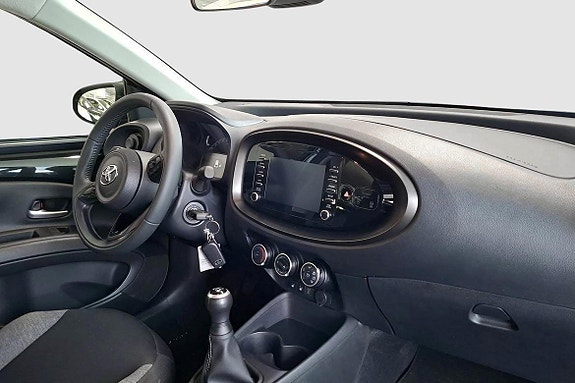 Toyota Aygo X 8 of 14