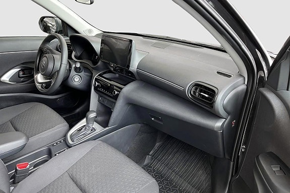 Toyota Yaris Cross 8 of 12