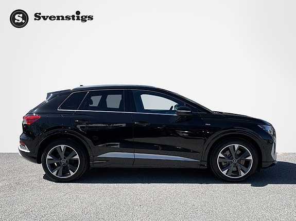 Audi Q4 e-tron 4 of 5