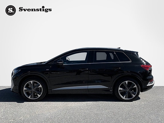 Audi Q4 e-tron 3 of 5