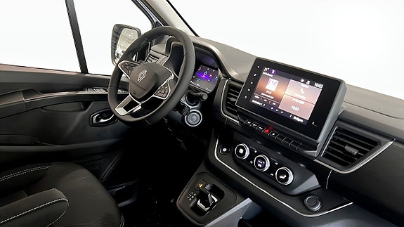 Renault Trafic 9 of 9
