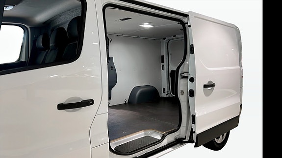 Renault Trafic 4 of 9