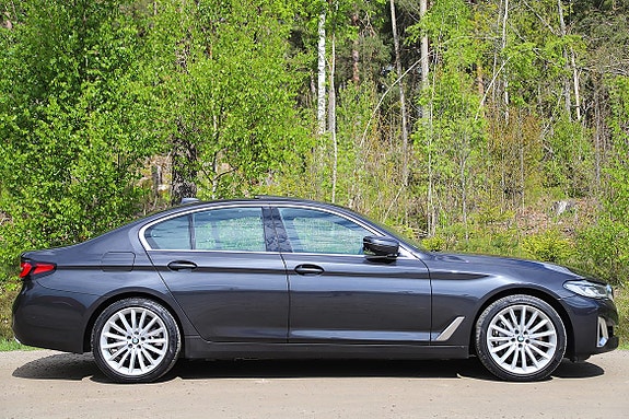 BMW 545e 2 of 5