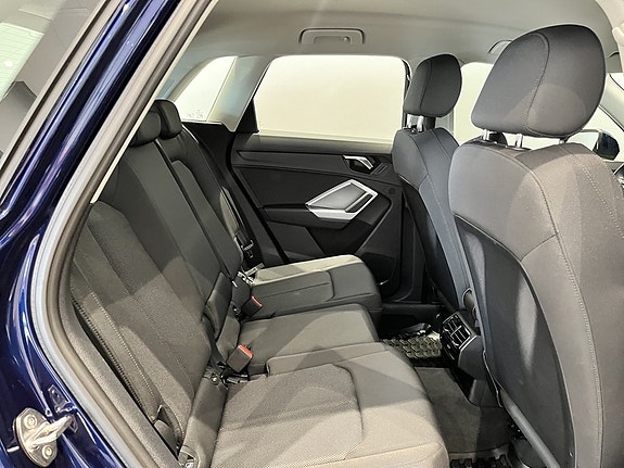 Audi Q3 8 of 12
