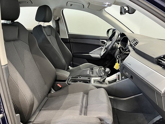 Audi Q3 10 of 12