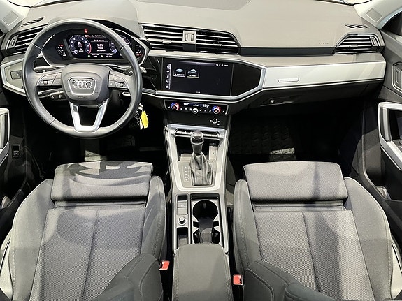 Audi Q3 11 of 12
