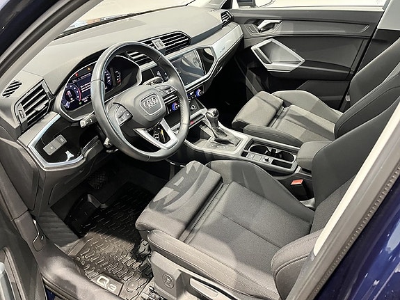 Audi Q3 6 of 12
