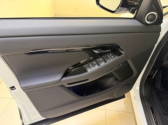 Land Rover Range Rover Evoque 10 of 23