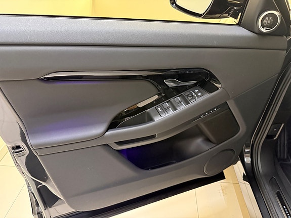 Land Rover Range Rover Evoque 11 of 22