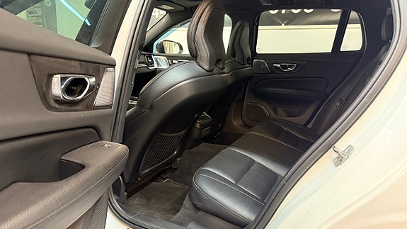 Volvo V60 15 of 19
