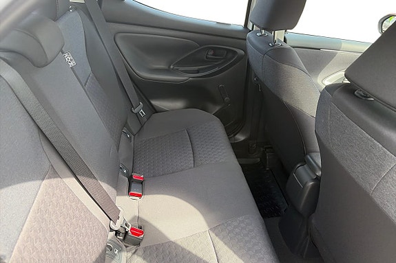 Toyota Yaris 7 of 14