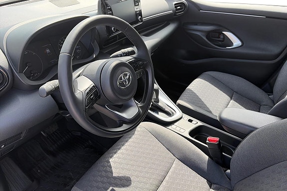 Toyota Yaris 11 of 14