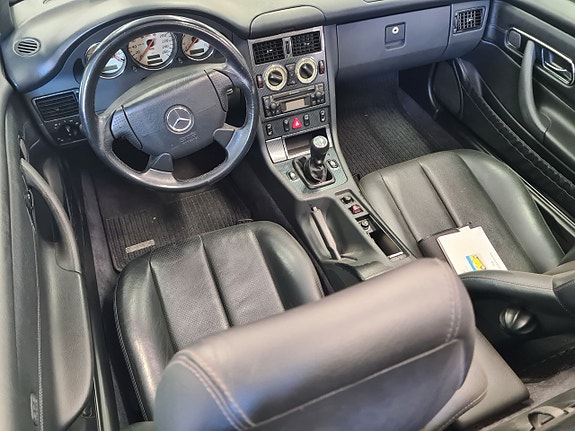 Mercedes-Benz SLK230 5 of 7