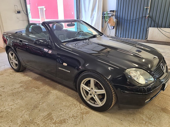 Mercedes-Benz SLK230 2 of 7