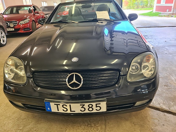 Mercedes-Benz SLK230 6 of 7