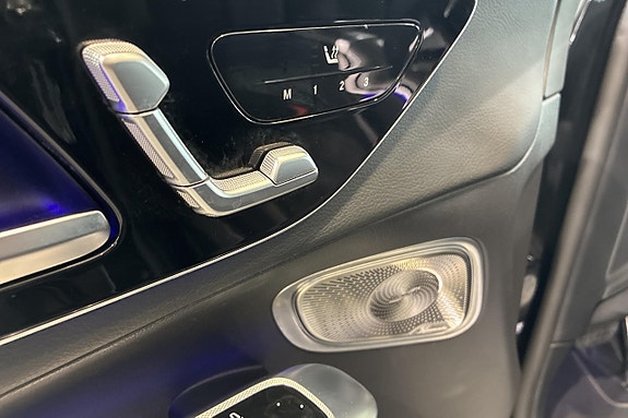 Mercedes-Benz GLC300 e 14 of 15