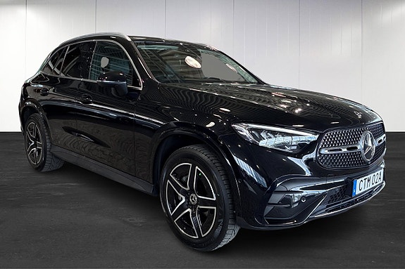 Mercedes-Benz GLC300 e 2 of 5