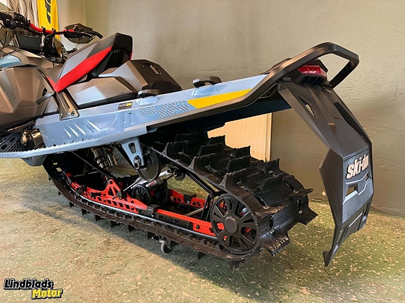 Ski-Doo Backcountry X-RS 146" 850 E-TEC -26 m. 10.25" display / 1090mm 4 of 5