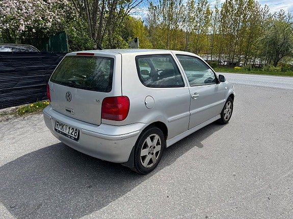 Volkswagen Polo 3 of 5