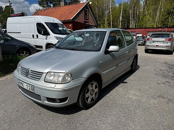 Volkswagen Polo 2 of 5