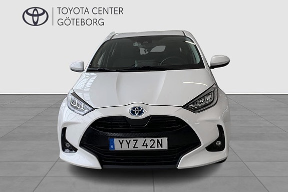 Toyota Yaris 7 of 12