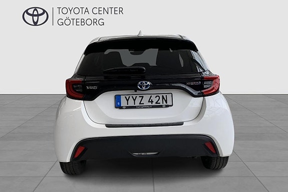 Toyota Yaris 6 of 12