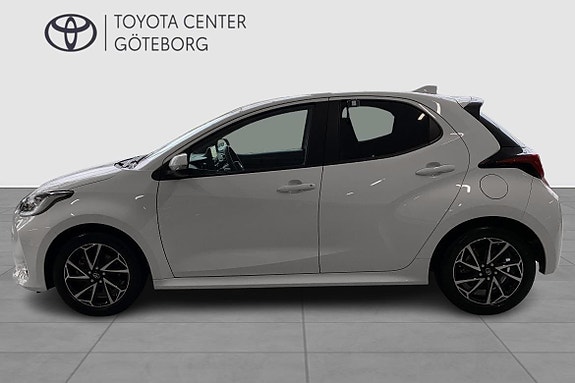 Toyota Yaris 4 of 12